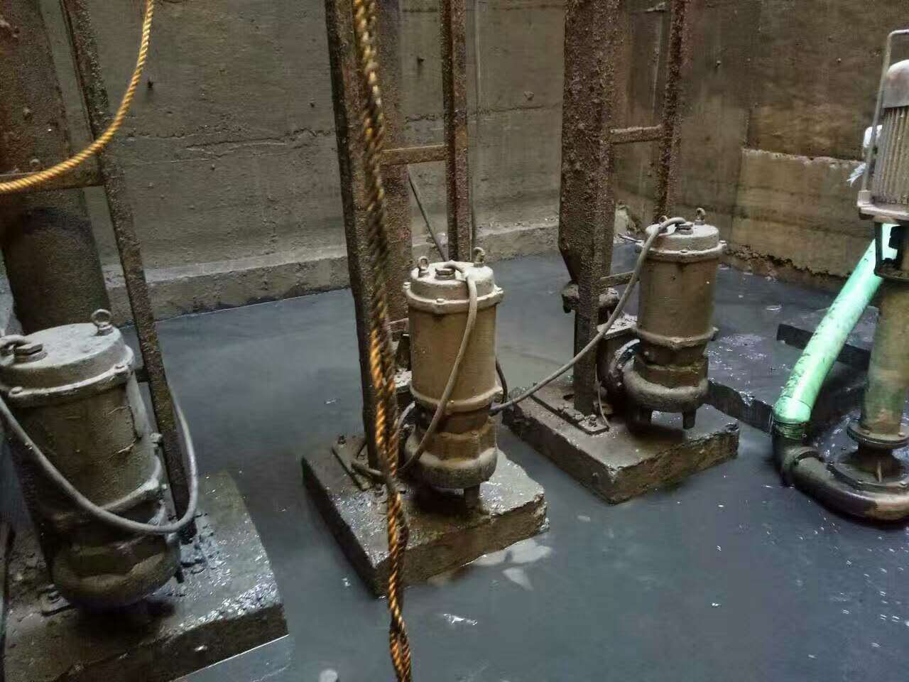 磁县污水池清理